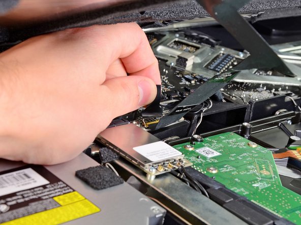 iMac Intel 21.5" EMC 2428 GPU Card Replacement: step 12, image 2 of 3