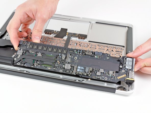 MacBook Air 13" Late 2010 Logic Board Replacement: step 29, image 1 of 1