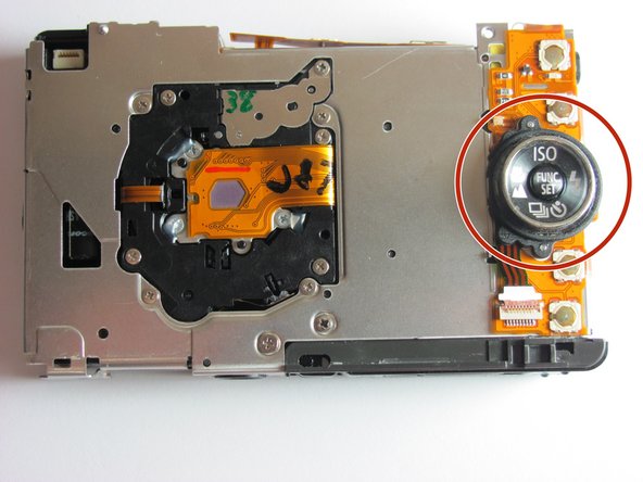 Canon Powershot SD750 Motherboard Replacement: step 10, image 1 of 2