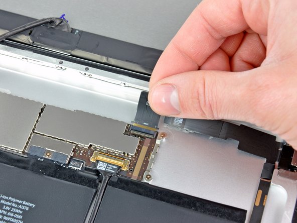 iPad 2 Wi-Fi EMC 2415 Headphone Jack Replacement: step 29, image 3 of 3