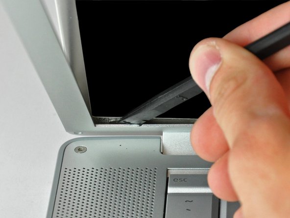 PowerBook G4 Aluminum 15" 1-1.5 GHz LCD Replacement: step 21, image 1 of 2