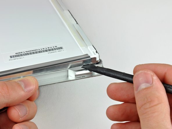 MacBook Pro 17" Models A1151 A1212 A1229 and A1261 LCD Replacement: step 30, image 1 of 1