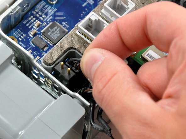 iMac G5 20" Model A1076 Logic Board Replacement: step 18, image 2 of 2