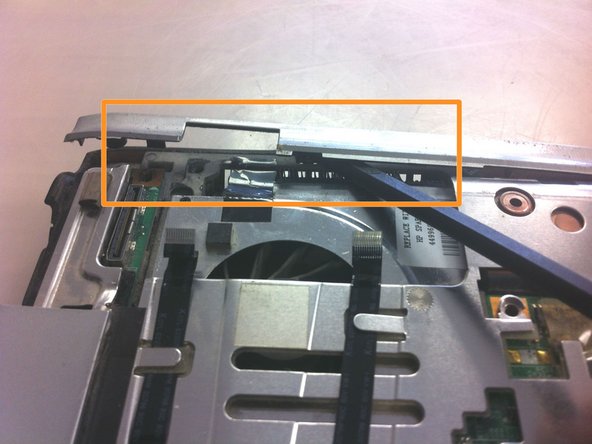 HP Pavilion dv6000 Fan Replacement: step 13, image 3 of 3