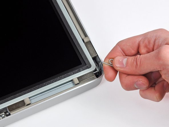 iMac Intel 27" EMC 2309 and 2374 Display Replacement: step 4, image 1 of 3