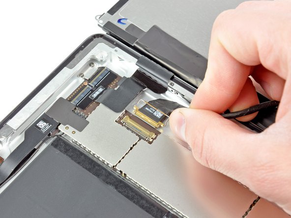 iPad 2 GSM Display Data Cable Replacement: step 30, image 1 of 1