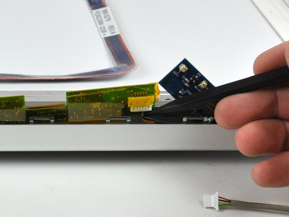 PowerBook G4 Aluminum 15" 1.5-1.67 GHz Left Clutch Hinge Replacement: step 48, image 1 of 2