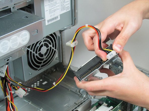 Power Mac G4 Quicksilver Hard Drive Replacement: step 8, image 1 of 1