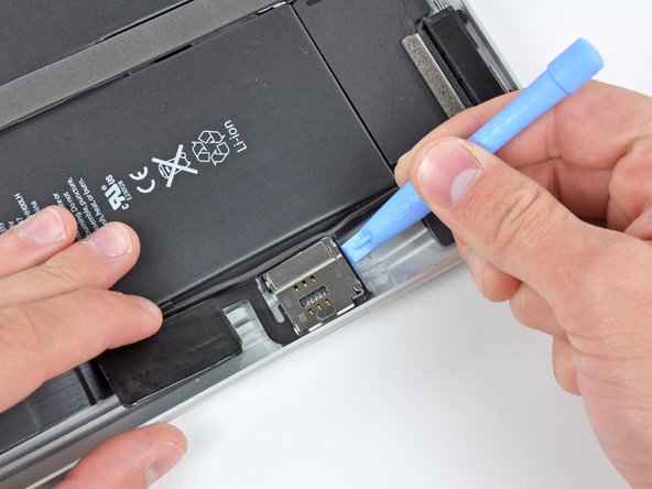 iPad 3G SIM Board Replacement: step 15, image 1 of 1