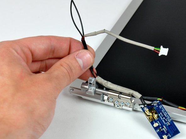 PowerBook G4 Aluminum 15" 1-1.5 GHz Inverter/Antenna Cables Replacement: step 40, image 1 of 1