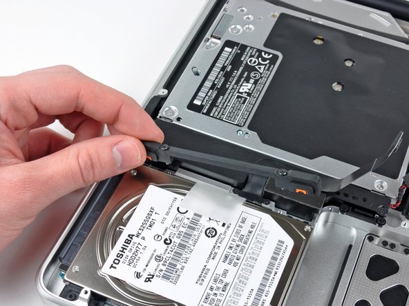 MacBook Pro 15" Unibody Mid 2009 Upper Case Replacement: step 28, image 2 of 2