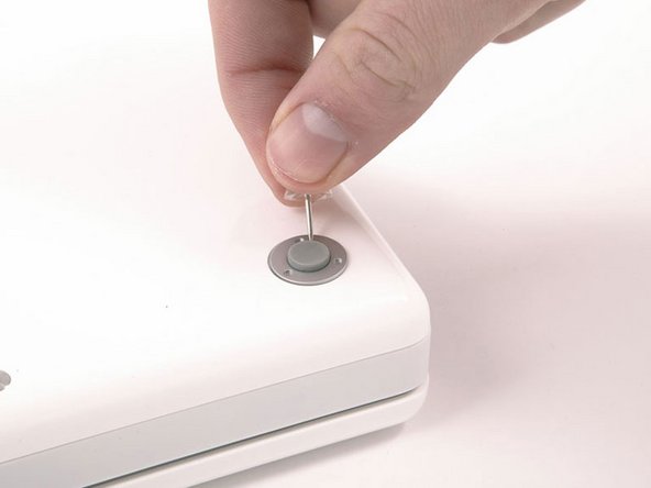 iBook G4 12" 800 MHz-1.2 GHz Sleep Light Replacement: step 10, image 1 of 1