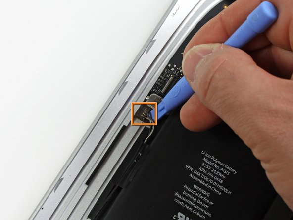 iPad Wi-Fi Logic Board Replacement: step 10, image 2 of 3