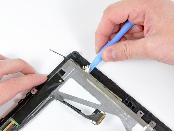 iPad 3G LCD Replacement: step 20, image 1 of 2