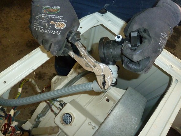 Washing Machine: step 17, image 2 of 3