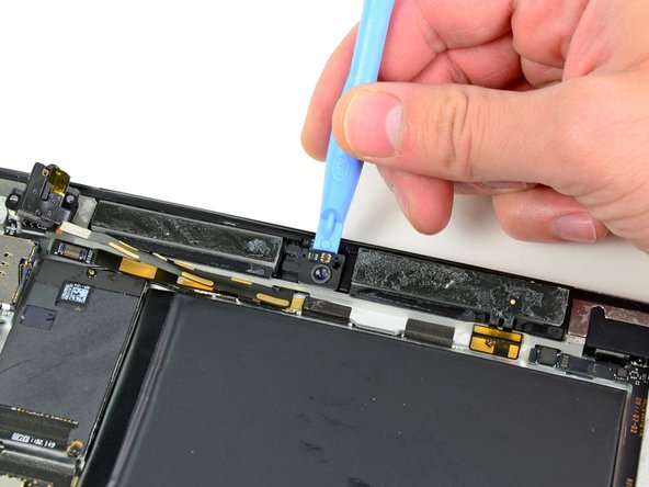 iPad 2 GSM Microphone Replacement: step 39, image 1 of 1