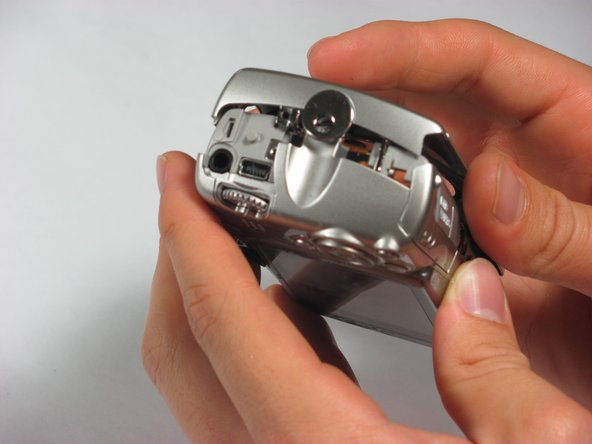 Canon PowerShot SD850 IS LCD Screen Replacement: step 4, image 1 of 2