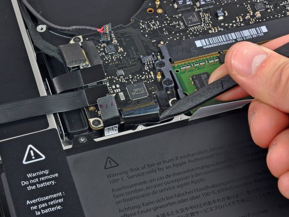 MacBook Pro 13" Unibody Mid 2009 Left Speaker Replacement: step 12, image 3 of 3