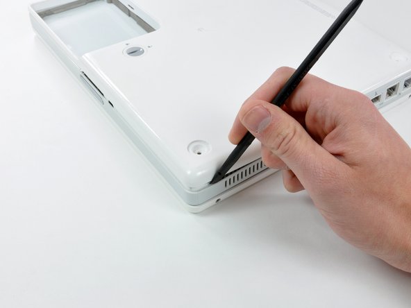 iBook G4 12" 1.33 GHz Modem Replacement: step 13, image 1 of 1