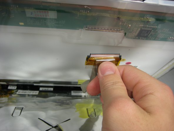 HP Pavilion dv6000 LCD Screen Replacement: step 6, image 3 of 3