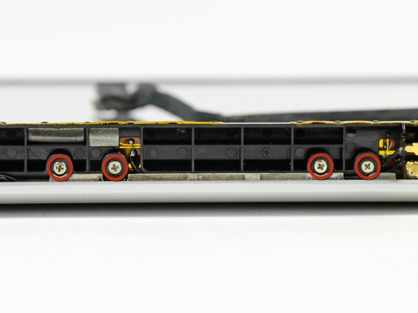 MacBook Pro 13" Unibody Mid 2010 AirPort Antenna Replacement: step 19, image 1 of 1