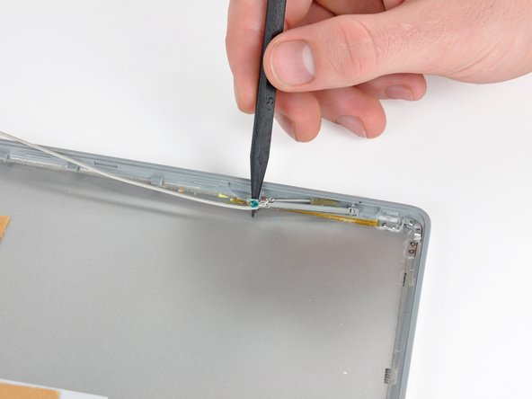 PowerBook G4 Aluminum 12" 1-1.5 GHz Antenna Board and Cables Replacement: step 81, image 1 of 1