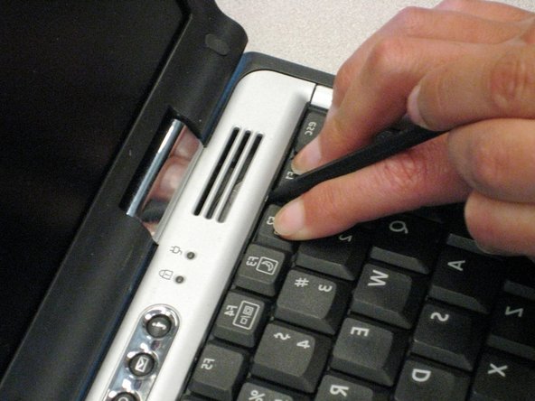 Compaq Evo N1000v Keyboard Replacement: step 7, image 1 of 1