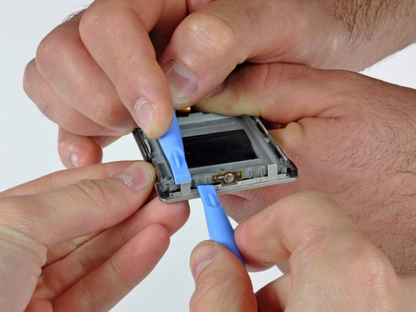 Microsoft Zune HD OLED Display Replacement: step 19, image 1 of 1