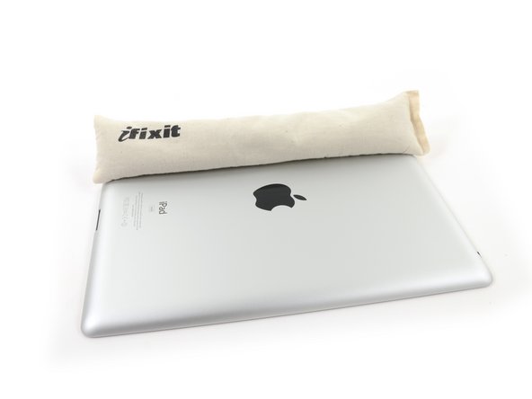 iPad 2 CDMA Speaker Assembly Replacement: step 44, image 3 of 3