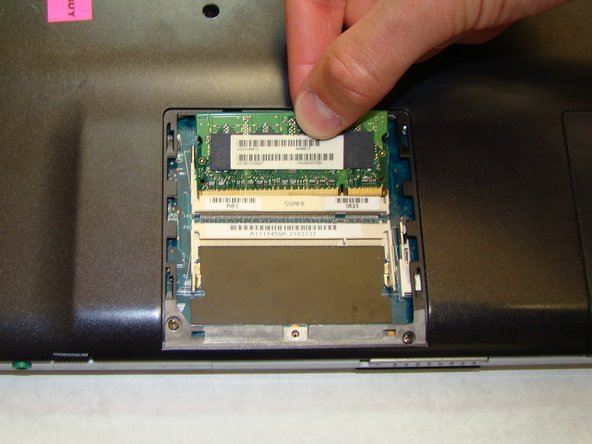 Sony Vaio PCG-7A2L RAM Replacement: step 6, image 2 of 3