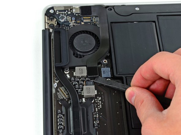MacBook Air 11" Mid 2011 Fan Replacement: step 8, image 1 of 2