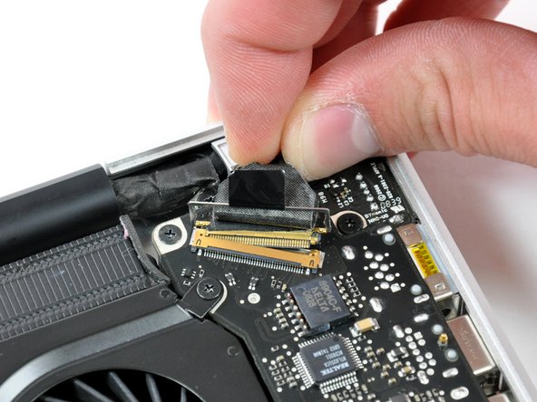 MacBook Pro 15" Unibody Late 2008 and Early 2009 Display Assembly Replacement: step 8, image 2 of 2