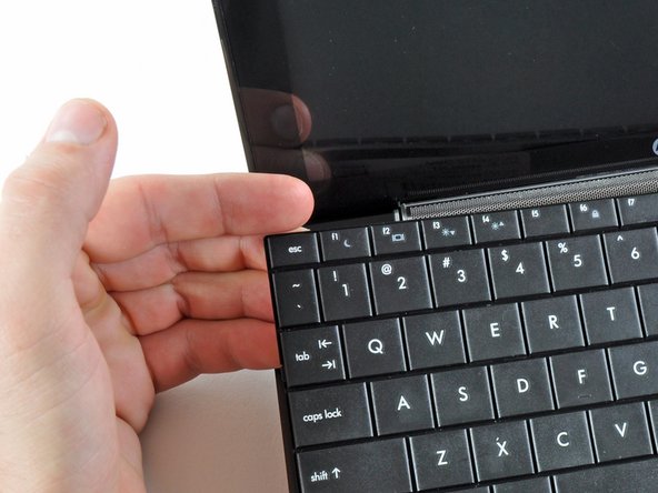 HP Mini 1000 Keyboard Replacement: step 4, image 2 of 3