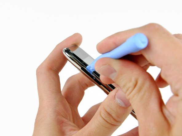 iPod Touch 3rd Generation Power/Volume Controls Replacement: step 4, image 2 of 2