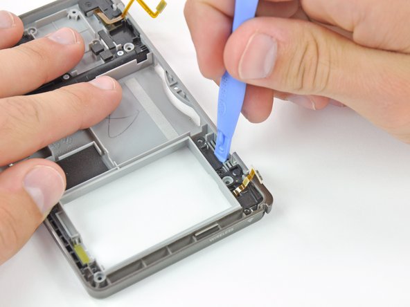 Nintendo 3DS Right Shoulder Button Replacement: step 8, image 1 of 3