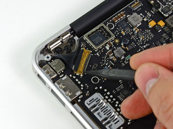 MacBook Air 13" Mid 2011 Logic Board Replacement: step 22, image 2 of 3