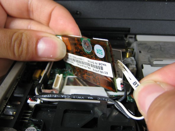 IBM ThinkPad T41 Motherboard Replacement: step 24, image 1 of 2