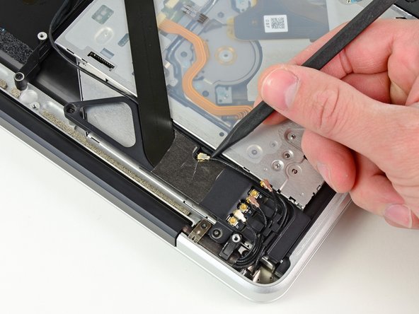 MacBook Pro 15" Unibody Early 2011 Upper Case Replacement: step 31, image 2 of 2