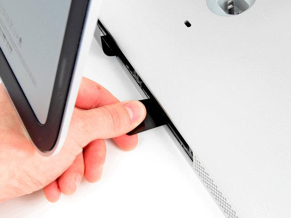 iMac Intel 21.5" EMC 2389 GPU Card Replacement: step 4, image 2 of 3