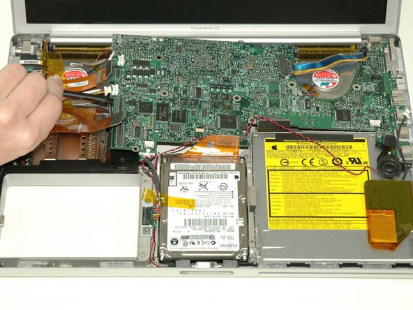 PowerBook G4 Aluminum 15" 1.5-1.67 GHz Left Clutch Hinge Replacement: step 17, image 1 of 1