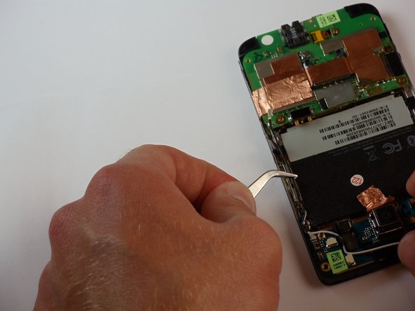 HTC HD2 Screen Replacement: step 14, image 1 of 3