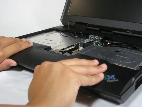 Disassembling IBM ThinkPad A30 Speakers: step 8, image 1 of 3