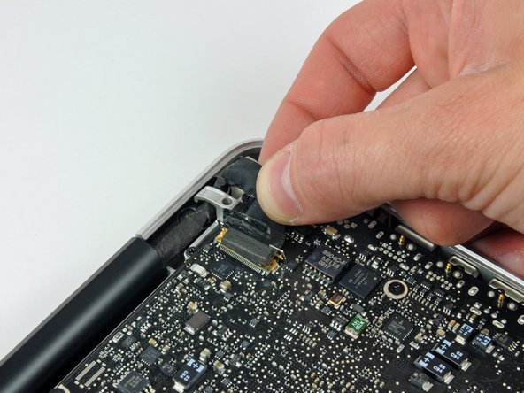 MacBook Pro 13" Unibody Mid 2010 Clutch Cover Replacement: step 8, image 3 of 3