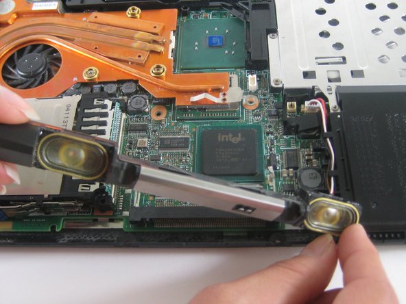 IBM ThinkPad T41 Motherboard Replacement: step 16, image 1 of 1
