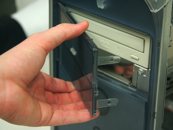 Power Mac G4 M5183 Power Supply Replacement: step 4, image 2 of 2