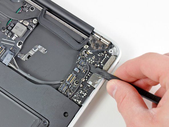 MacBook Air 13" Late 2010 Upper Case Replacement: step 12, image 1 of 2