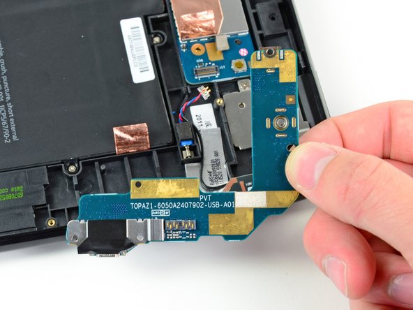HP TouchPad Motherboard Replacement: step 15, image 2 of 3