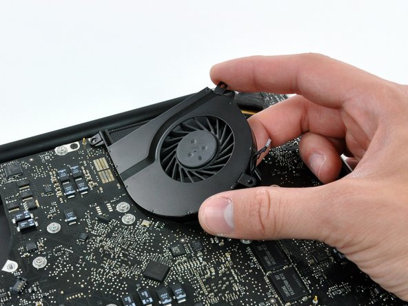 MacBook Pro 15" Unibody Late 2008 and Early 2009 ExpressCard Cage Replacement: step 10, image 3 of 3