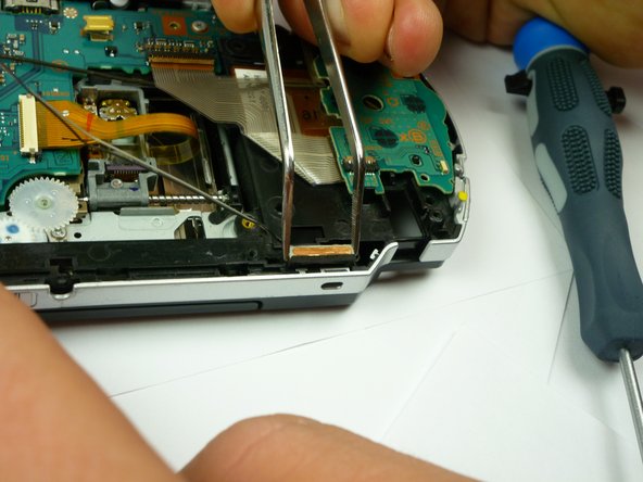 PSP 1000 Speakers Replacement: step 15, image 1 of 2