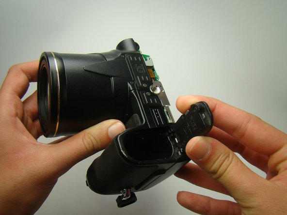 Nikon Coolpix E5700 Viewfinder Replacement: step 13, image 1 of 2